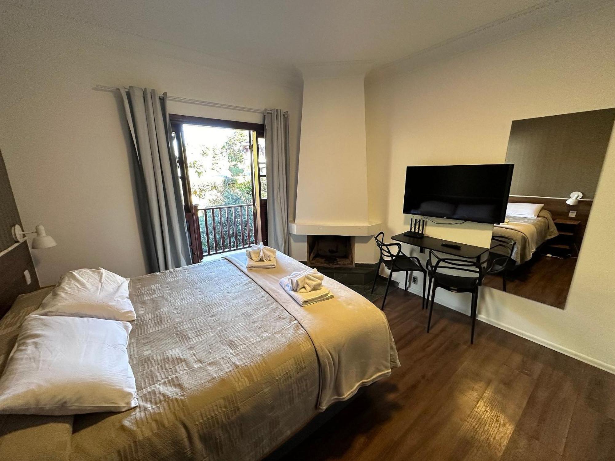 Cama Queen Com Arrumacao Diaria Hotel *
